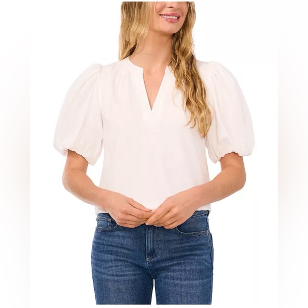 NWT CeCe
Women's Short-Puffed-Sleeve Blouse